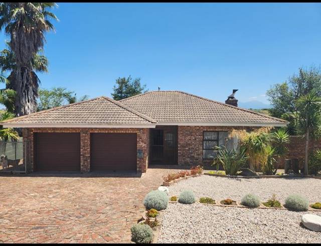 4 BEDROOM HOUSE FOR SALE IN ROOI RIVIER RIF